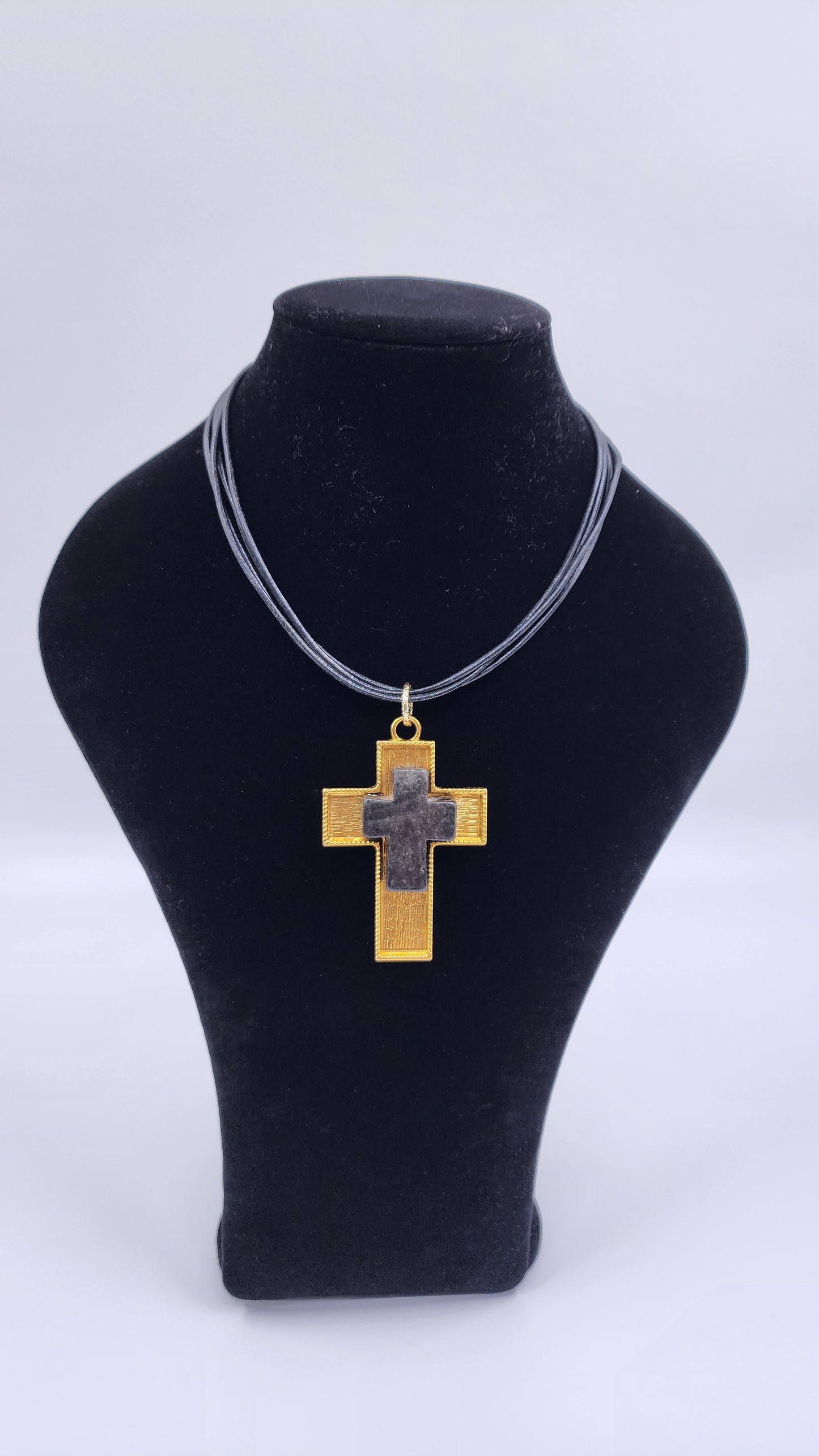 PIEL CON CRUZ ONIX