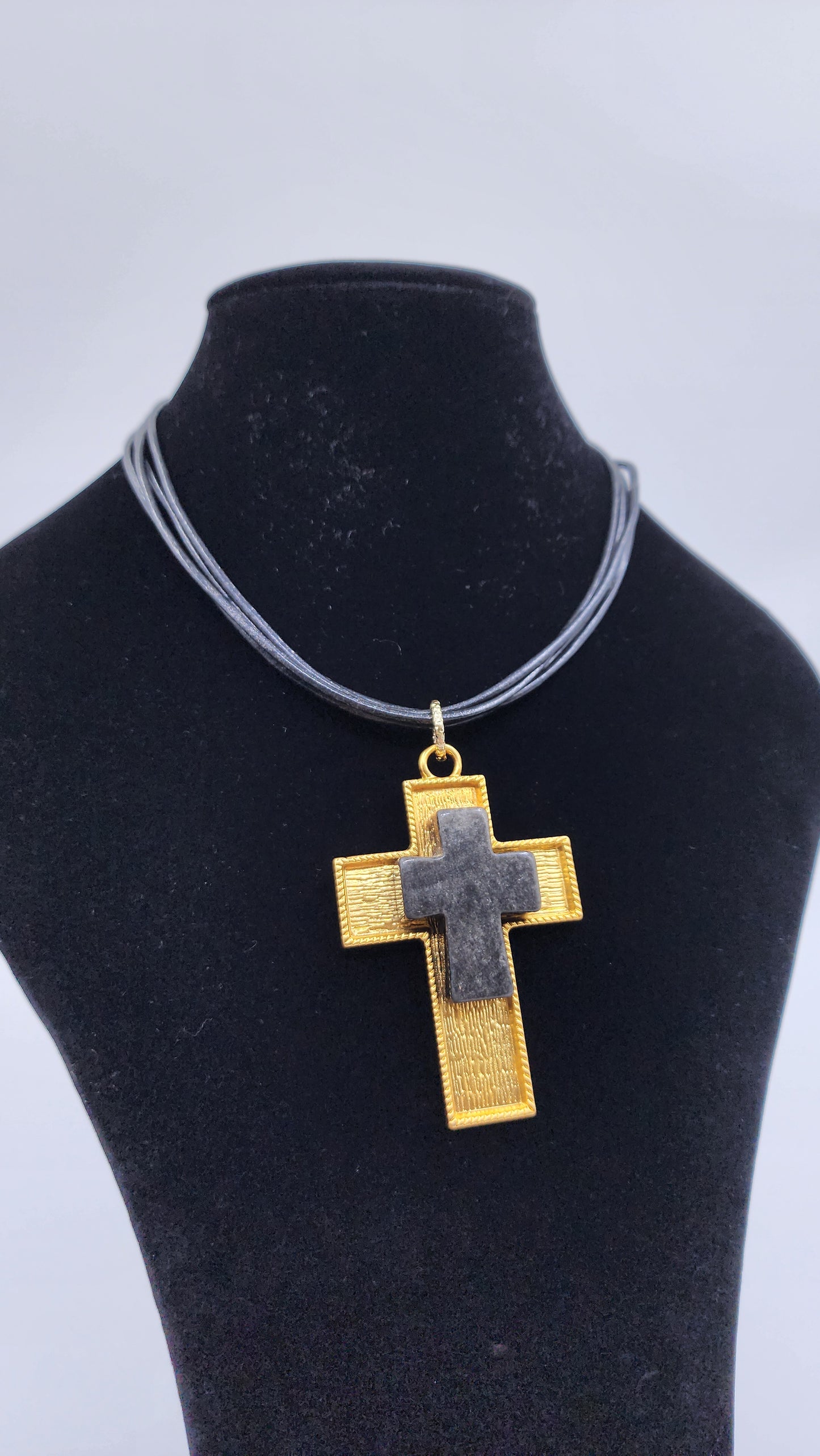 PIEL CON CRUZ ONIX