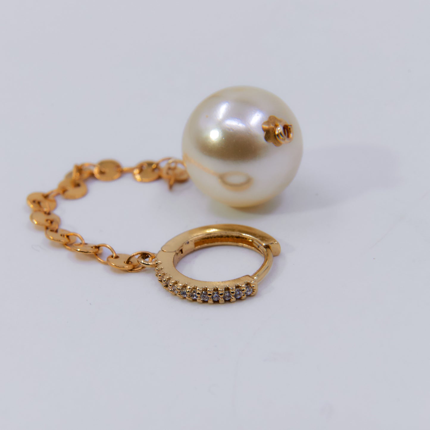 ARETE COLGANTE GOTA DORADA O PERLA