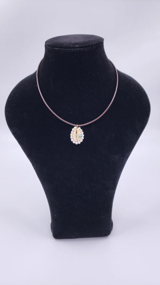 CHOKER PIEL Y CONCHA