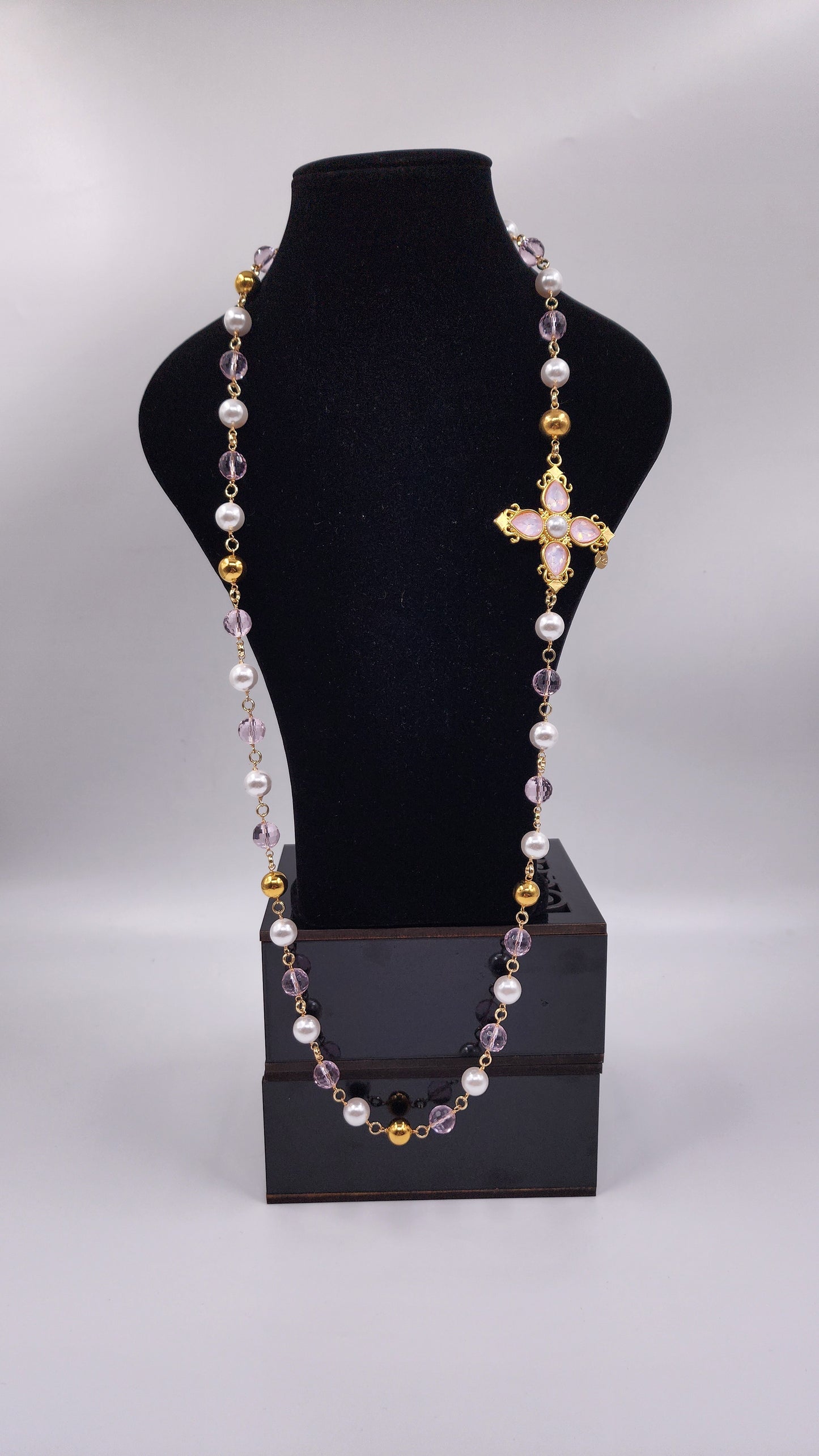 COLLAR ROSA CON CRUZ